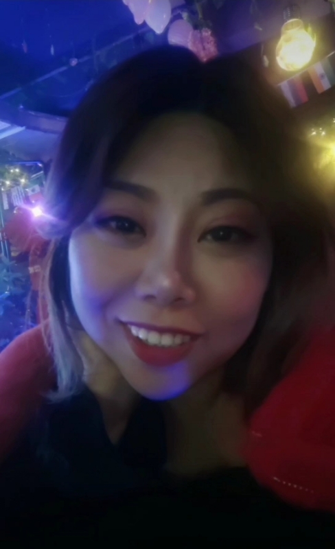 收快递的费仙女的第一张照片--亳州王婆说媒